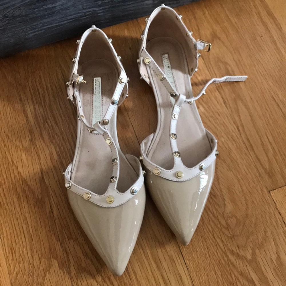 Flat shoes